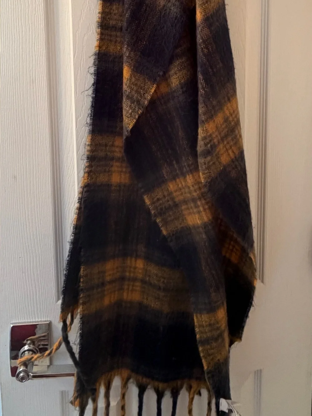 GAP Plaid Men’s Scarf in Navy and Yellow